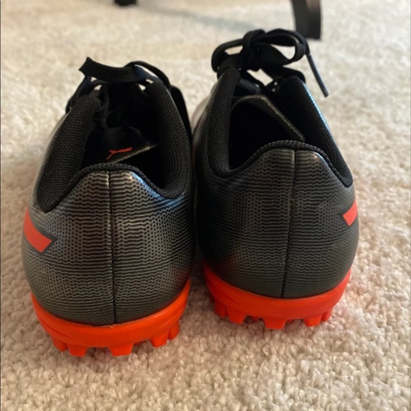 Puma indoor cleats size 13c - Picture 5 of 6